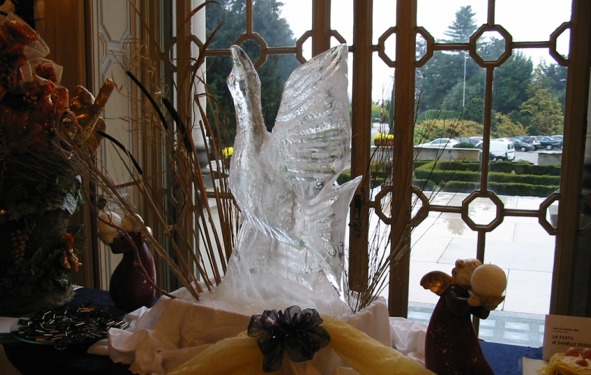 Decorazione, statua realizzata con il  ghiaccio